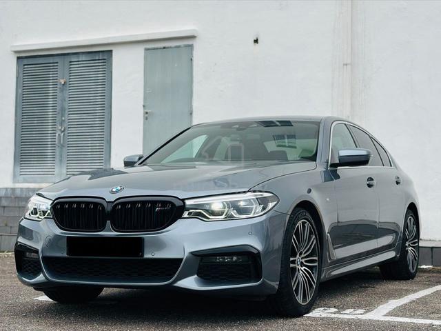 2019 Bmw 530i 2.0 M-SPORT carking 4 year warranty - 1