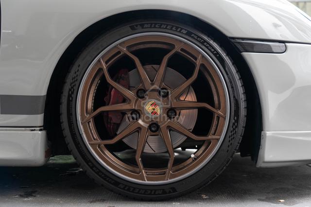 Porsche 911 Carrera 996 - 3