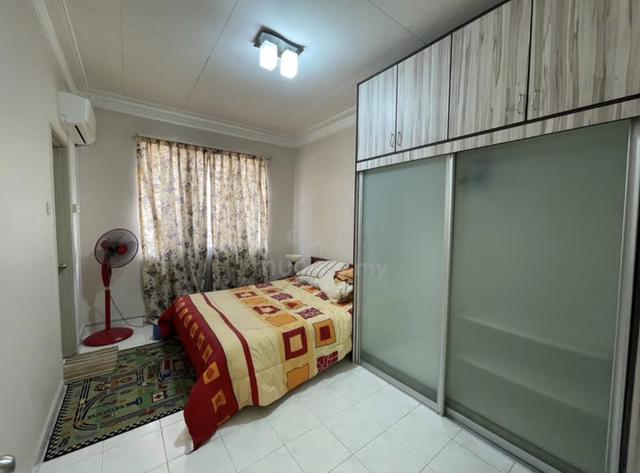 Air Conditioned Medium Room (Non Sharing) With Private Toilet For Rent 1