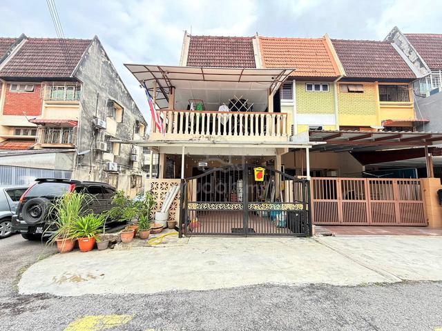 ENDLOT 3 Storey Terrace Taman Bukit Teratai Ampang Selangor. 1