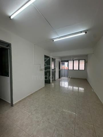 Flat Taman Ungku Tun Aminah 1