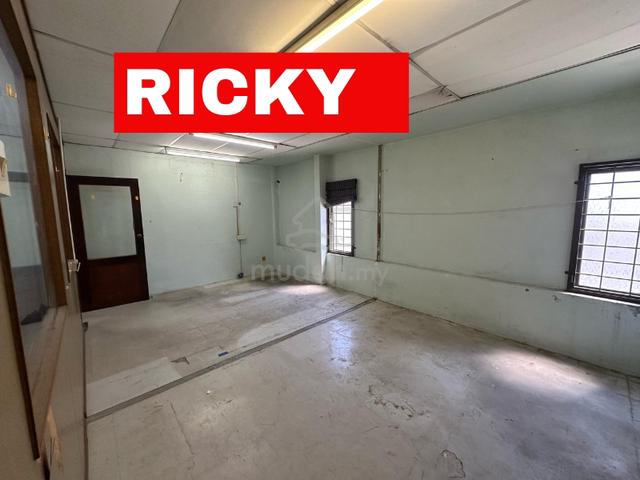 2 Adjoining Shop Lot First Floor Rent at Diamond Valley Batu Maung 5
