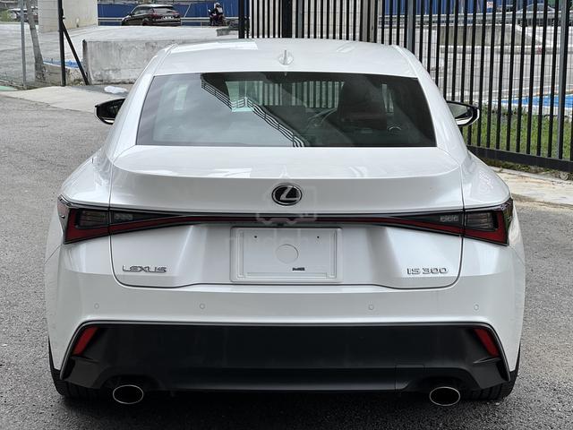 LIMITED SALE JAPAN UNREG Lexus IS300 2.0 VERSION L - 3