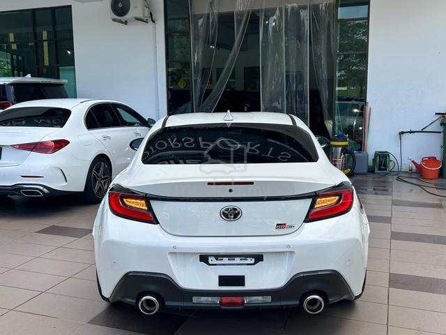 2024 Toyota GR86 2.4 RZ AUTO 4SEATER 8K KM - 4