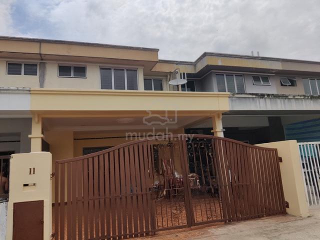 Move in condition,newly painted. 1