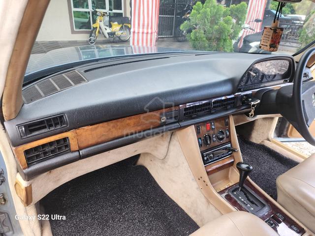 1988 Mercedes Benz 300SE 3.0 (A) - 3