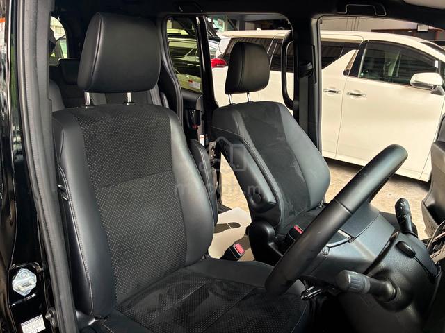 2021 Toyota VOXY 2.0 ZS KIRAMEKI III (Unreg) - 2