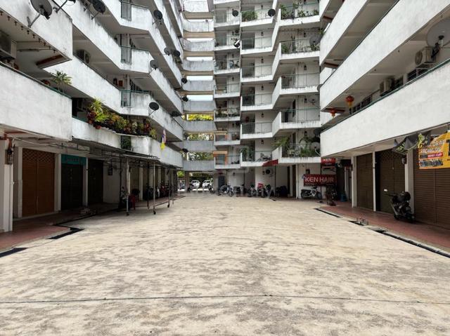 Taman Lip Sin Shop Lot - Renovated 700’ @ Sungai Dua Bayan Lepas 1