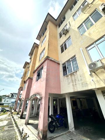 Flat Taman Perling 1