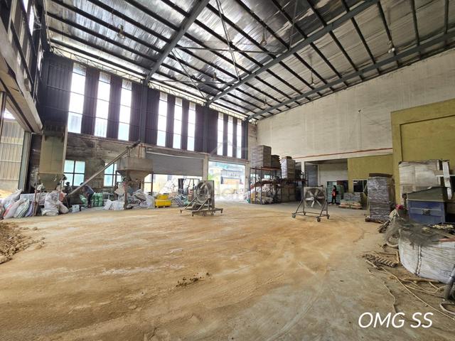 Bukit Kemuning 3 Storey Semi-D Factory 19K sqft Extended 150 AMP Lift 1