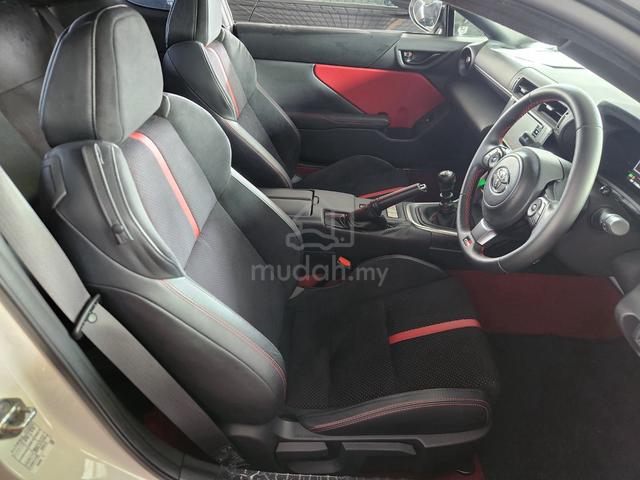 2023 Toyota GR86 RZ Edition 6 Speed Manual Red Int - 5