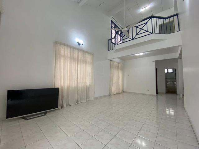 1.5 Storeys Semi D House/Taman Bukit Rinting 1