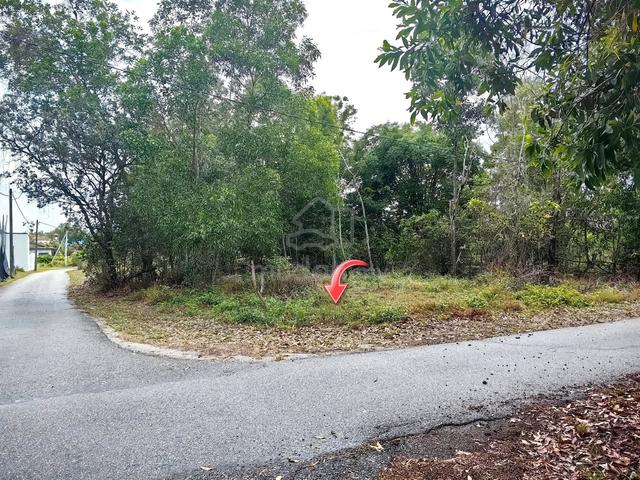 Tanah 3LOT BANGLO GRED A KG JATI DEPAN UNISZA GONG BADAK 1