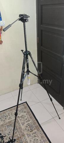 Sony tripod  - photo 3 of 6