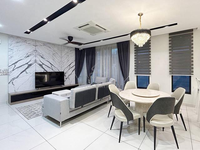 [3 Storey Cluster] Canal Garden Horizon Hills 6Bed 6Bath Fully Furnish 1