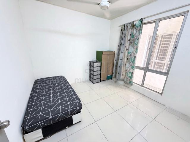 [Perempuan Saja] Nice Medium Room For Rent @ PV20 Condo PV Setapak KL 1