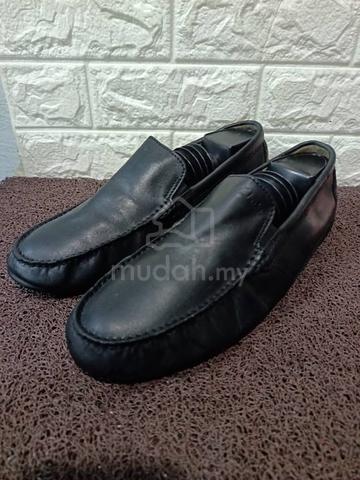 uk9.5 Clarks Black Slip-On Loafers - photo 2 of 6