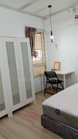 Medium Room 1