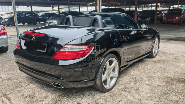 2011 Mercedes-Benz SLK200 AMG | Black  - 4