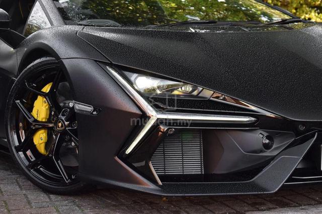 2025 Lamborghini REVUELTO 6.5 V12 ORI MATTE BLACK - 5