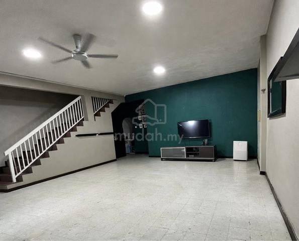 2 sty house Taman Melur Ampang Pandan indah for rent available on Noc 1