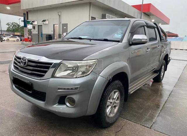 2013 Toyota HILUX 2.5 G VNT FACELIFT (A) - 1