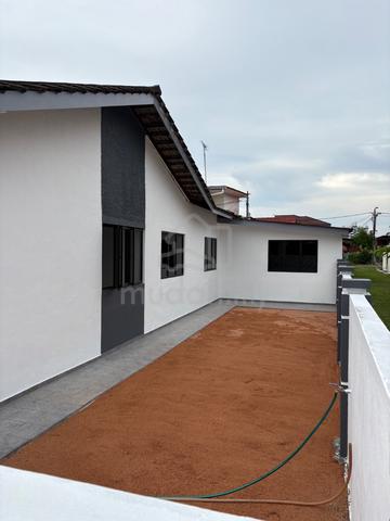 Nicely renovated Freehold house for sale in town area ujong pasir 1
