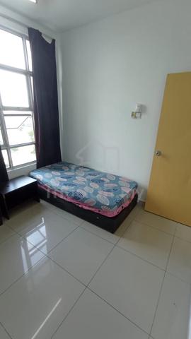 Female Medium Room For Rent @ The Arc Cyberjaya near MMU UOC City Uni 1