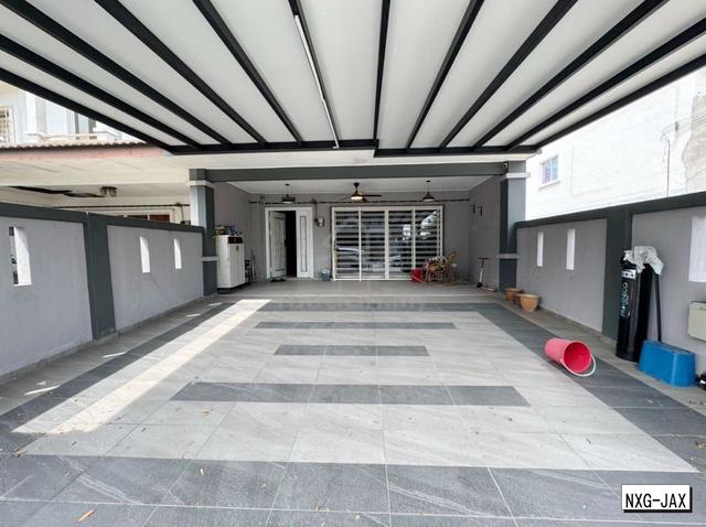 FULLY RENOVATED!! Kerongsang Bandar Puteri Double Storey Endlot House 1