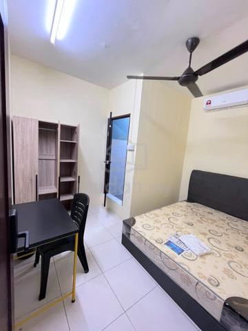 JB Near CIQ Custom Room For Rent 1