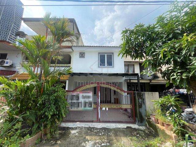 Fully Renovated 2.5 Sty Terrace PJ Selatan | 4R3B|Low Deposit 1