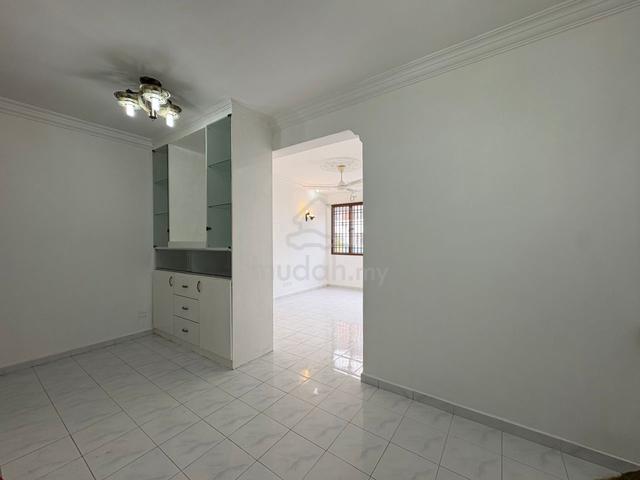 Sri Putra Apartment 1