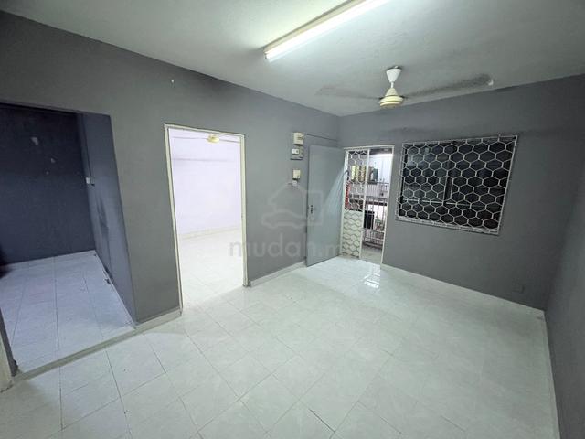 Flat Taman Melor 1