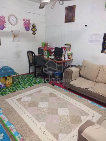 Flat Desa Baiduri 1