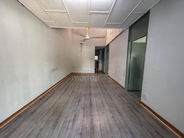FACING OPEN STRATEGIC Single Storey House SS 4 Kelana Jaya 1