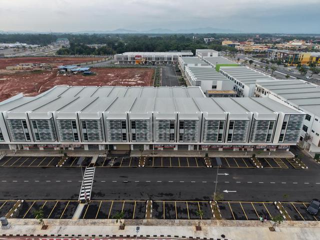 BERTAM AVENUE 1st Floor SHOP LOT FOR RENT|Facing Main Road 1
