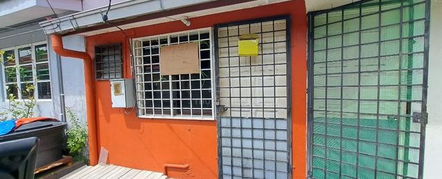 Rumah studio di Jalan Enggang Selatan, Taman Keramat 1