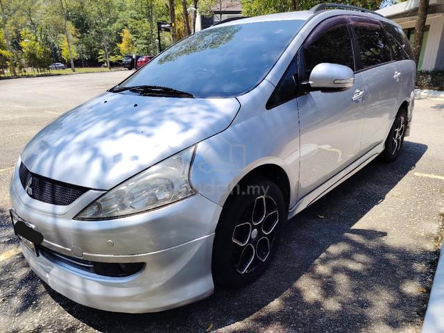 2010 Mitsubishi GRANDIS 2.4 FACELIFT (A) - 2