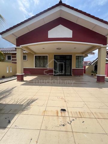 Taman Saujana Kluang Johor Partially Furnished Semi-D House For Rent 1