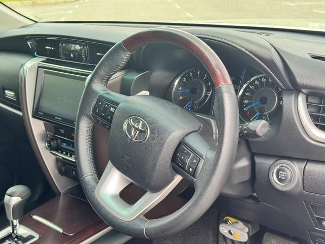 2017 Toyota FORTUNER 2.7 SRZ 4X4 Ori PAINT - 4