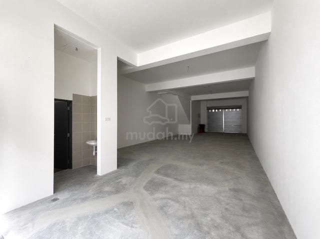 Ground floor shop @ Dataran Suria Puncak Alam. Almost fully tenanted. 1