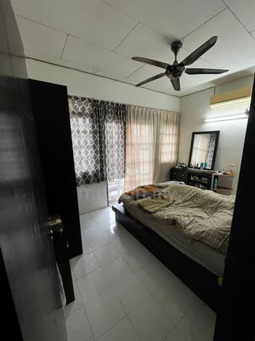 Master Bedroom for Rent 1