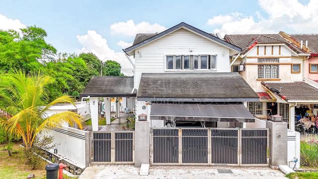 FOR SALE - CORNER LOT Double Storey Terrace Putra Bahagia, Putra Heigh 1