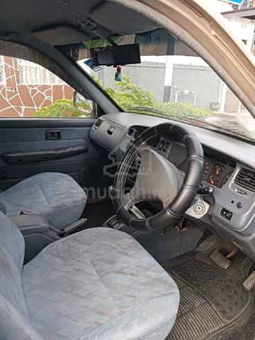 2001 Toyota UNSER 1.8 GLI (A) - 4