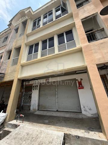 Machang bubok 3-Storey Shoplot facing main road 1