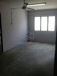 Rumah Pangsa Batu Berendam 1