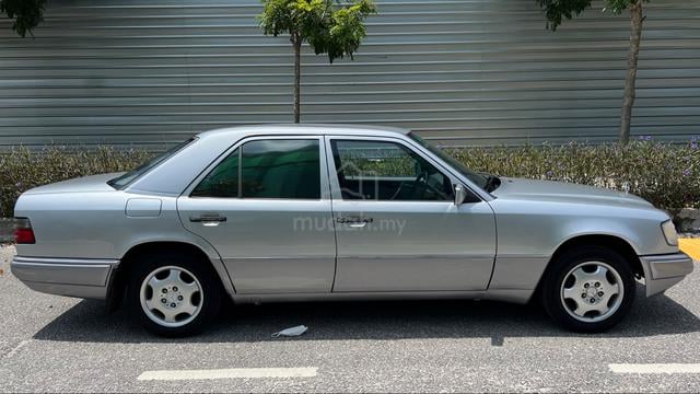 1995 Mercedes Benz 220E 2.2 W124 (A) - 3