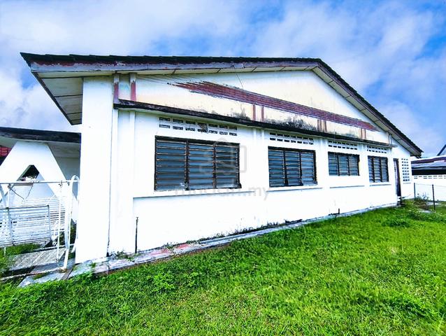 Hot corner row house 1