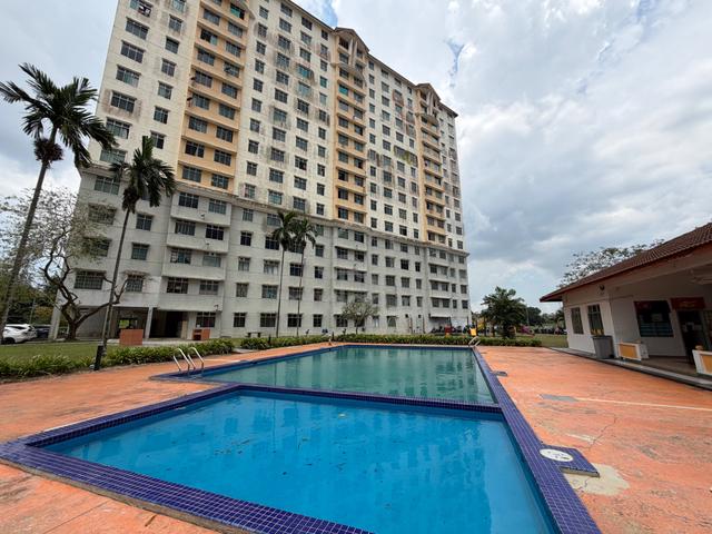 Indah Court Apartment (Bukit Indah) 1