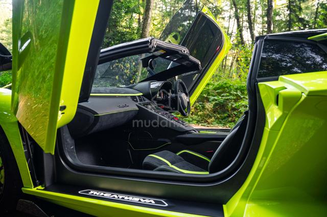 2021 Lamborghini AVENTADOR SVJ ROADSTER LP770-4 - 3